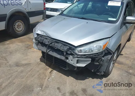 2017 Ford Focus Se z USA, uszkodzony, nr VIN 1FADP3K28HL274494